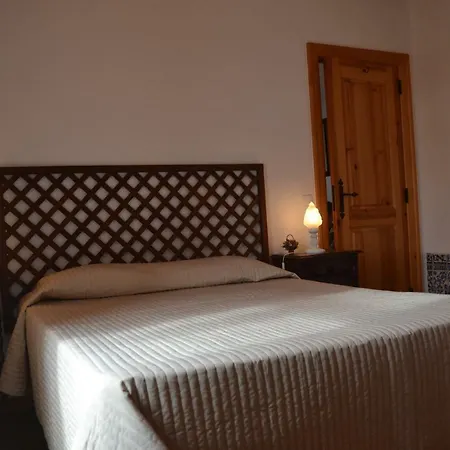 Lurdes Next To Ribeira D'ilhas Holiday home Santo Isidoro